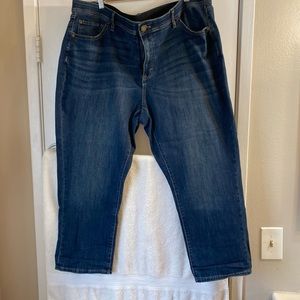 Dark blue Evri straight Capri.